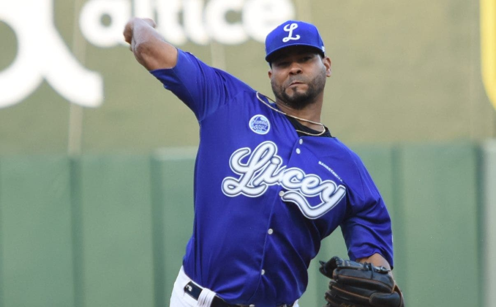 Licey blanquea Estrellas y  comanda la serie final