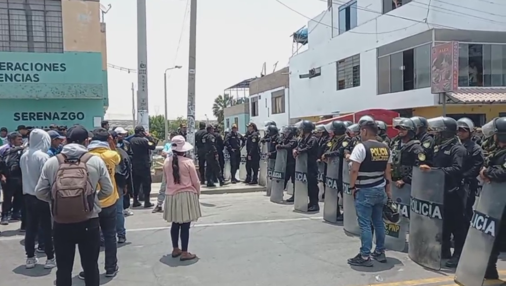 Policía impide paso a caravana de ciudadanos procedentes del sur con destino a Lima