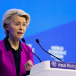 La UE no debe desvincularse de China, sino reducir riesgos -Von der Leyen