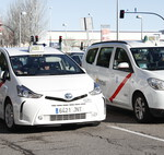 Hay tantas licencias de VTC en España que Cabify y Uber tienen un problema: no encuentran conductores