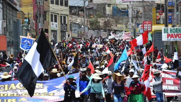 Cuatro haitianos fallecen en el sur de Perú debido a bloqueos por protestas