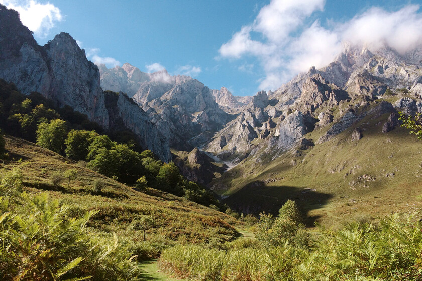 El pozo vertical más grande de España está en Cantabria: tan profundo que una piedra tarda 12 segundos en tocar fondo