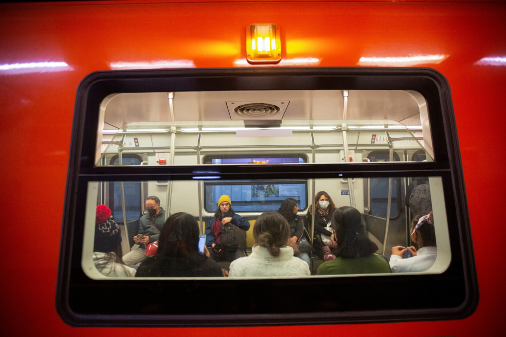 Usuarios de la Línea 3 del Metro CDMX fueron desalojados por humo en los vagones