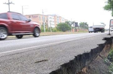 Gobierno destina escasos recursos para mantenimiento obras