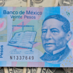 ¿Qué impulsa la fortaleza del peso mexicano frente al dólar?