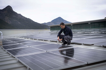 Tras los enchufes eléctricos, los paneles solares: el plan de Mercadona para cubrirse de fotovoltaica