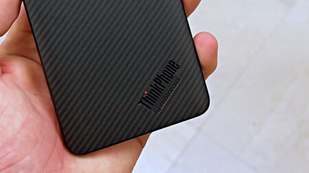 Motorola ThinkPhone, primeras impresiones: una cámara acorazada convertida en smartphone