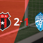 Alajuelense logra 3 puntos al vencer de local a Pérez Zeledón 2-1