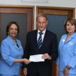 Fundación Dr. Juan M. Taveras R. con donativo