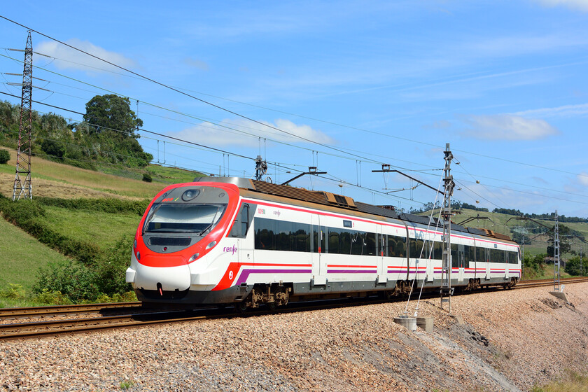 Renfe ya permite adquirir su nuevo abono gratuito para viajar hasta septiembre: cómo conseguirlo y qué debes tener en cuenta