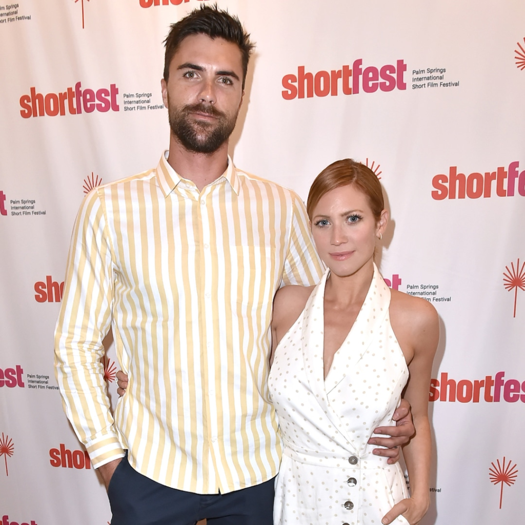 Brittany Snow insinúa que fue "sorprendida" por el divorcio de Tyler Stanaland