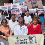 Colegio Médico y comunitarios Ciudad Colonial marchan en demanda terminación Hospital Padre Billini