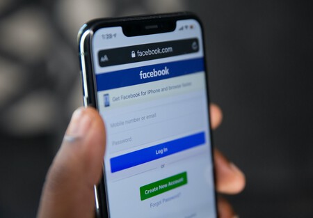 Facebook quiere alejarse de la idea de que es para gente mayor. La solución: parecerse más a TikTok