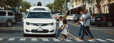 Ya podemos viajar a bordo de un taxi autónomo de Waymo gracias a este vídeo en el interior de uno de ellos