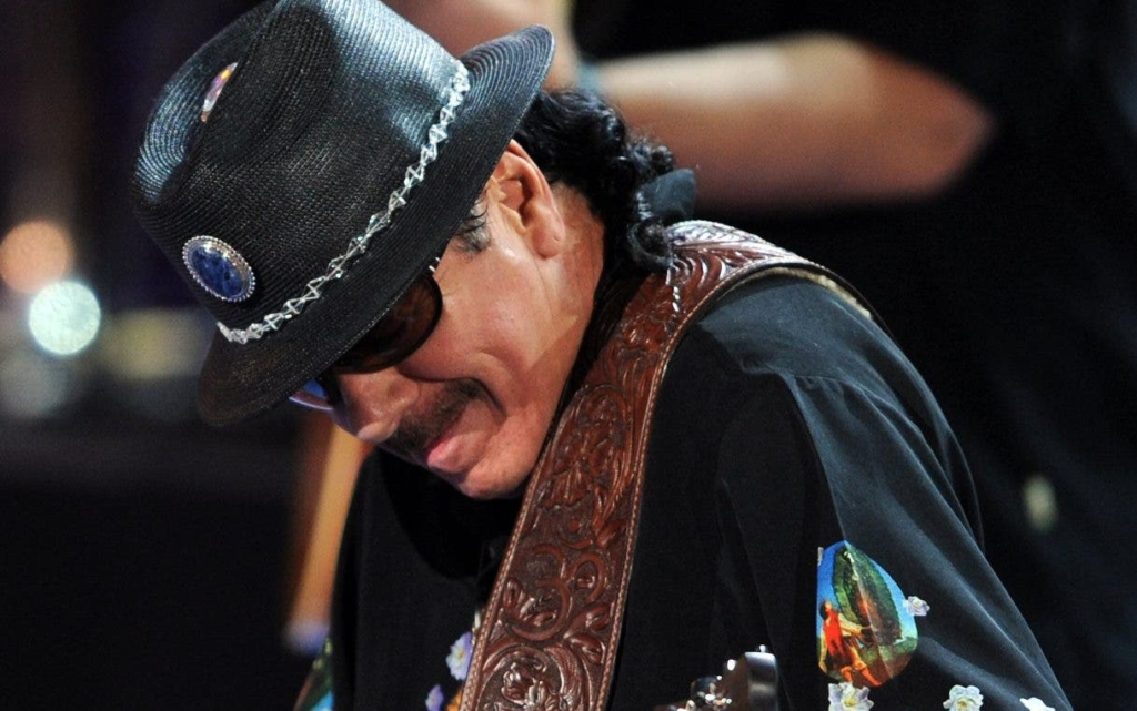 Carlos Santana revela en película, cómo fue abusado sexualmente