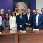 Danilo Medina se reúne con los dirigentes del PLD en La Vega