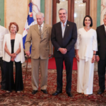 Vargas Llosa recibe la nacionalidad dominicana