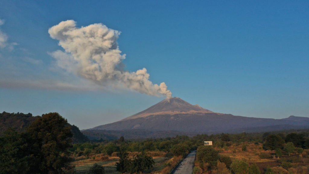 ¿Qué pasa si la alerta del volcán Popocatépetl sube a roja?