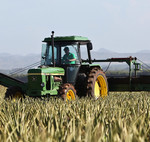 John Deere ha privado a los agricultores de su "derecho a reparar" sus tractores. Solución: hackearlos