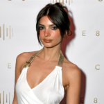 Emily Ratajkowski estrena transformación de cabello rojo ardiente