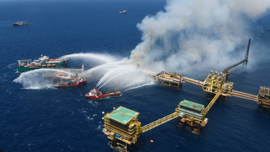 Al menos dos personas murieron en el incendio en la plataforma petrolera Nohoch Alfa, en el Golfo de México