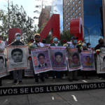 El gobierno de México informa que se dictó prisión contra 8 militares detenidos por presunta desaparición forzada en el caso Ayotzinapa