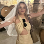 Joey King comparte fotos de despedida de soltera con postre NSFW