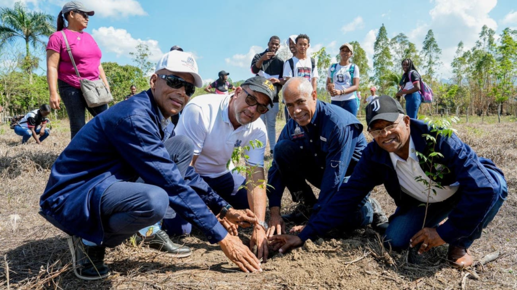 Barrick Pueblo Viejo en plan reforestación