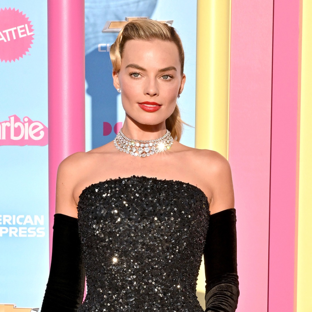 Así es como Margot Robbie realmente logra su cabello rubio Barbie