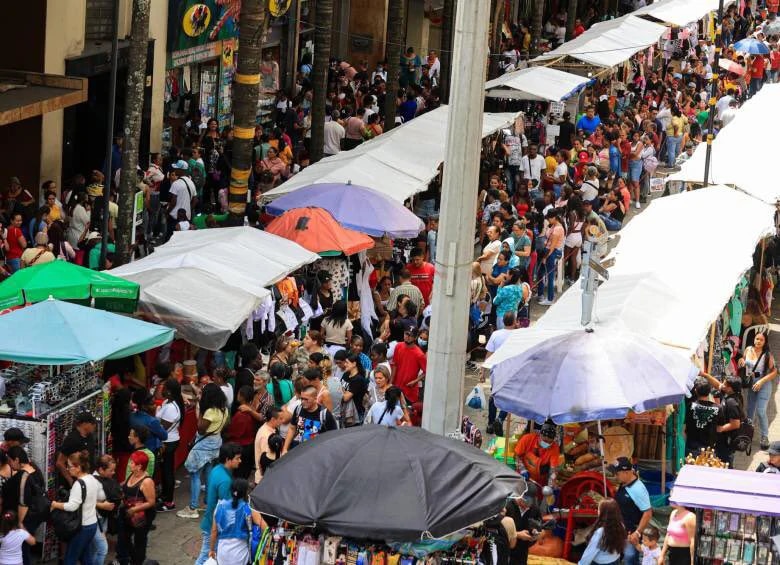 Caos en la entrega de subsidios en varias ciudades del país: protestas, largas filas y hasta peleas para reclamar los dineros en el Banco Agrario