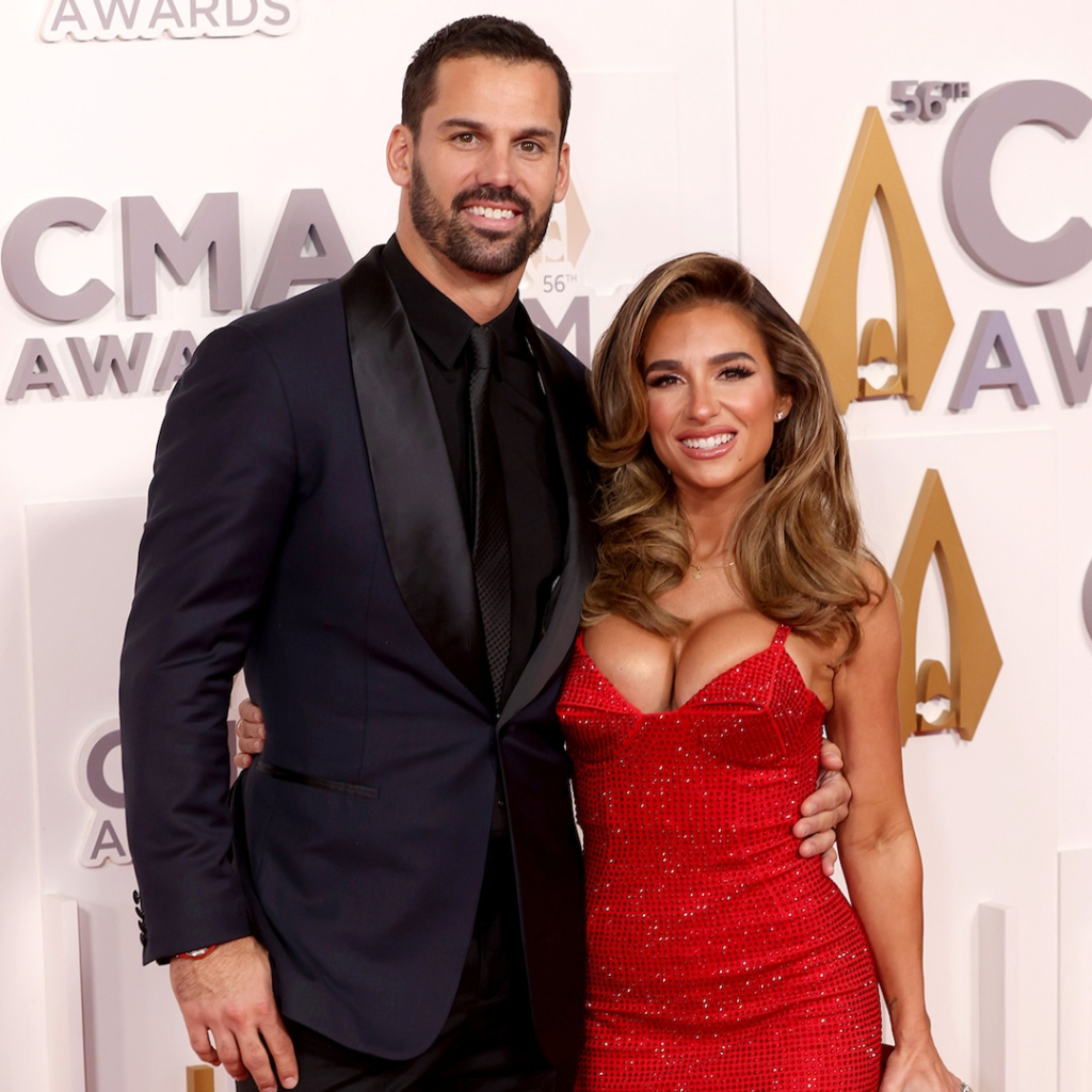 Eric Decker se desnuda para apoyar el nuevo libro de Jessie James Decker