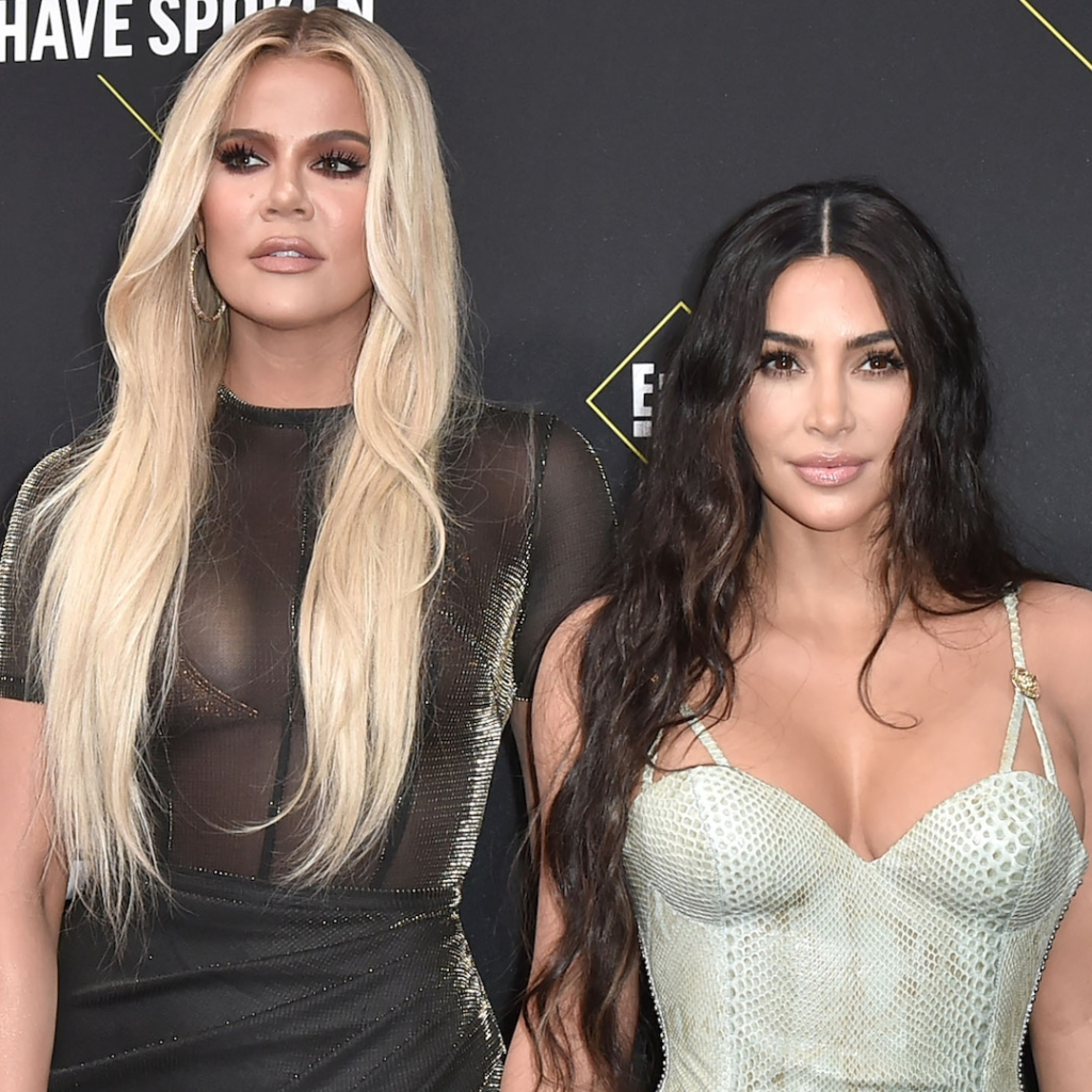 Khloe Kardashian defiende a Kim Kardashian de un comentario que avergüenza su cuerpo