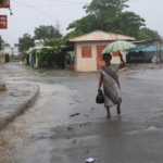 Tormenta Franklin: Crecida de río en Azua deja tres comunidades incomunicadas