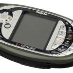 Qué fue del N-Gage, el híbrido entre teléfono y consola que NOKIA se atrevió a lanzar cuando era líder del mercado