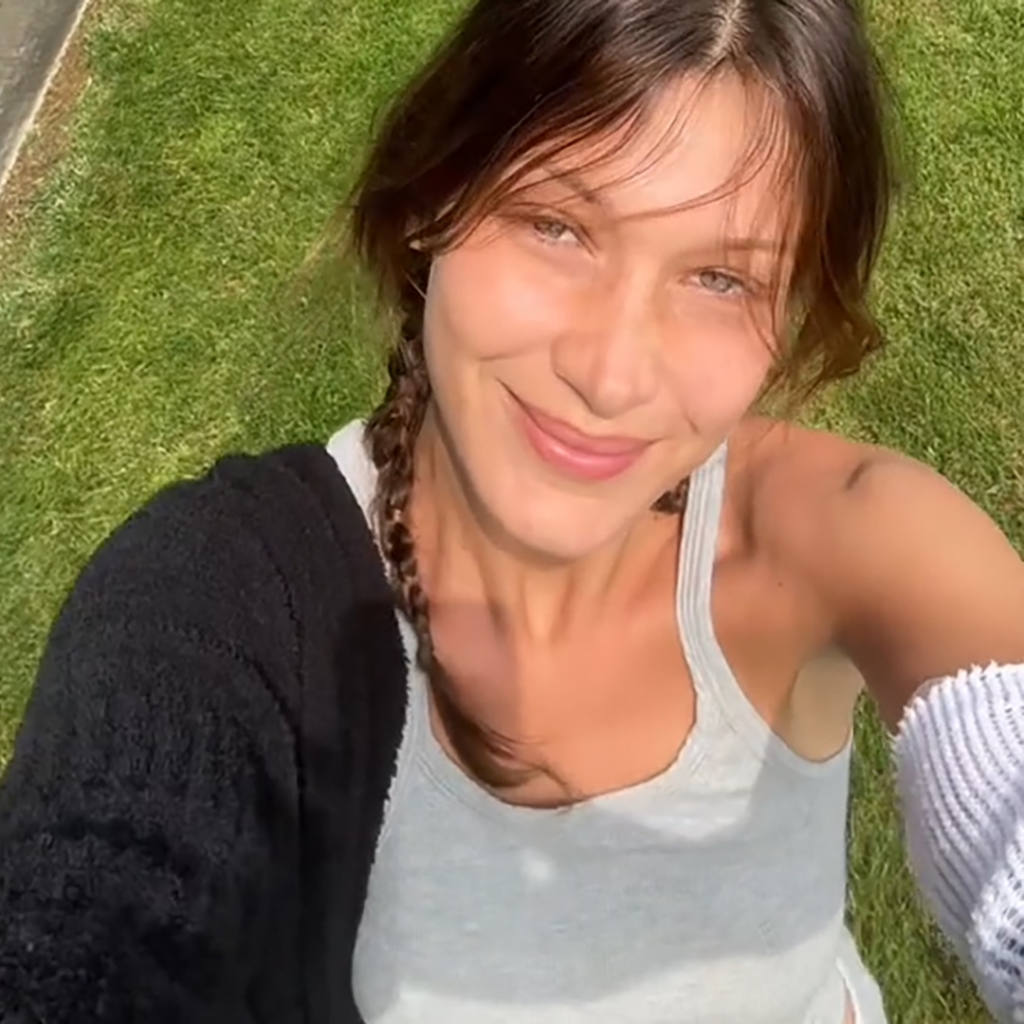 Bella Hadid regresa al modelaje en medio de un viaje de salud