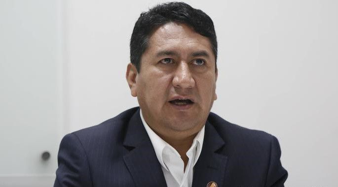 Allegados a Vladimir Cerrón son designados en puestos claves del Congreso