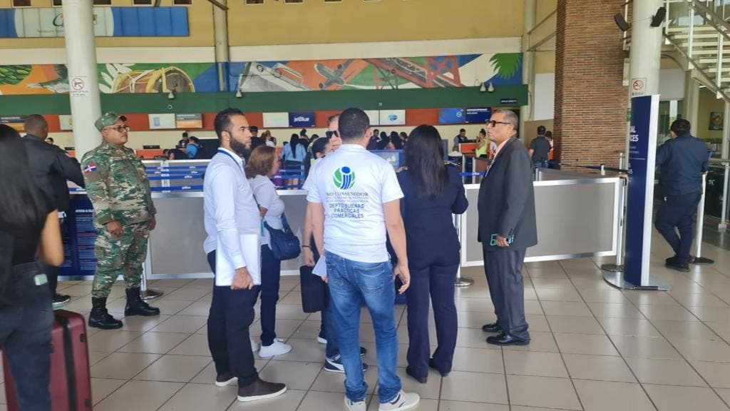 Pro Consumidor interviene aeropuertos para comprobar irregularidades  de JetBlue