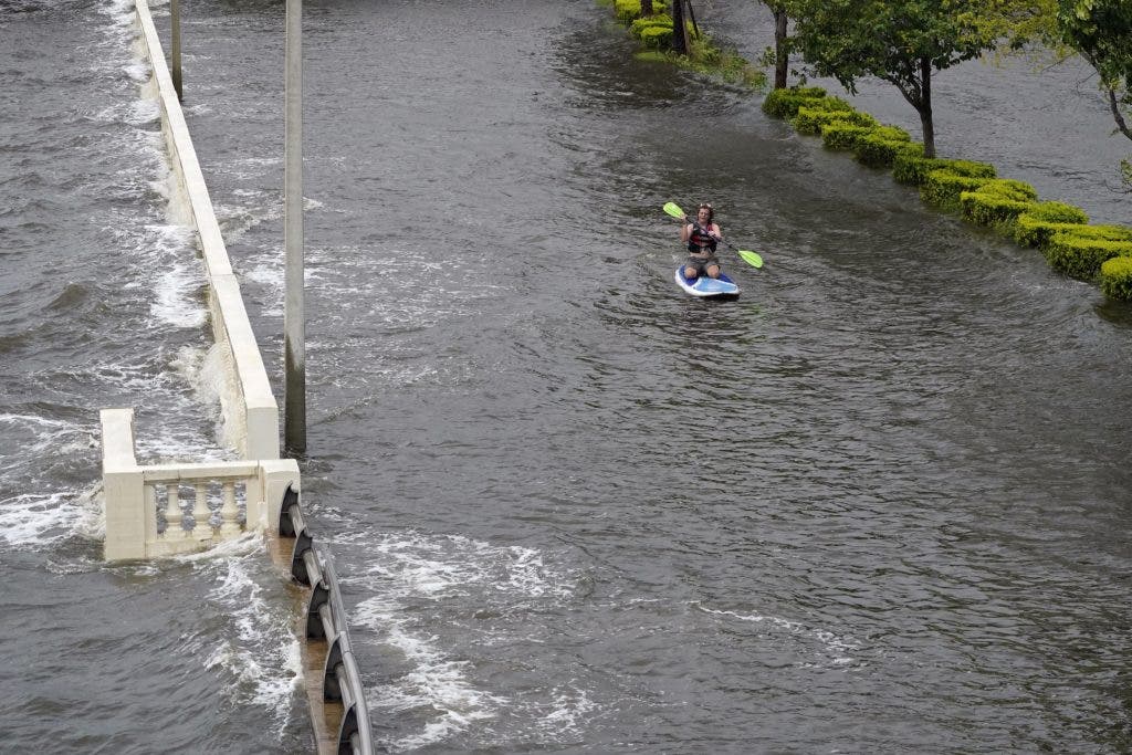 Idalia toca tierra en el noroeste de Florida como un huracán mayor