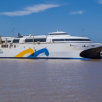 Se llama Francisco y es el ferry más rápido del mundo: un barco capaz de navegar a 110 km/h cargado de coches