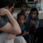 Crisis de migrantes: deberían estar en la primaria, en vez de eso hablan como veteranos de guerra