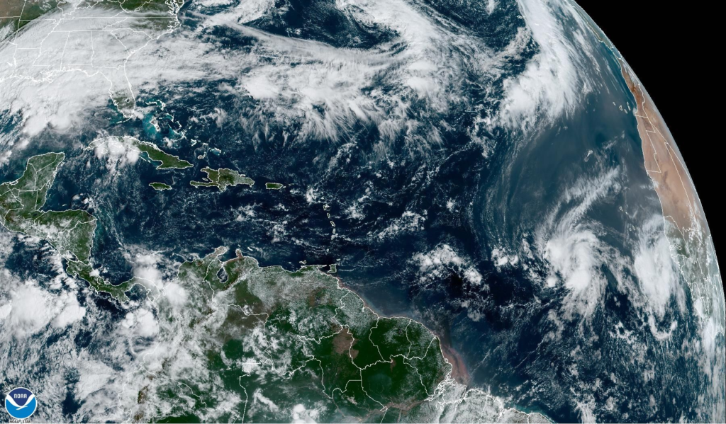 Se forma en el Atlántico la tormenta tropical Sean sin pronósticos de un fortalecimiento