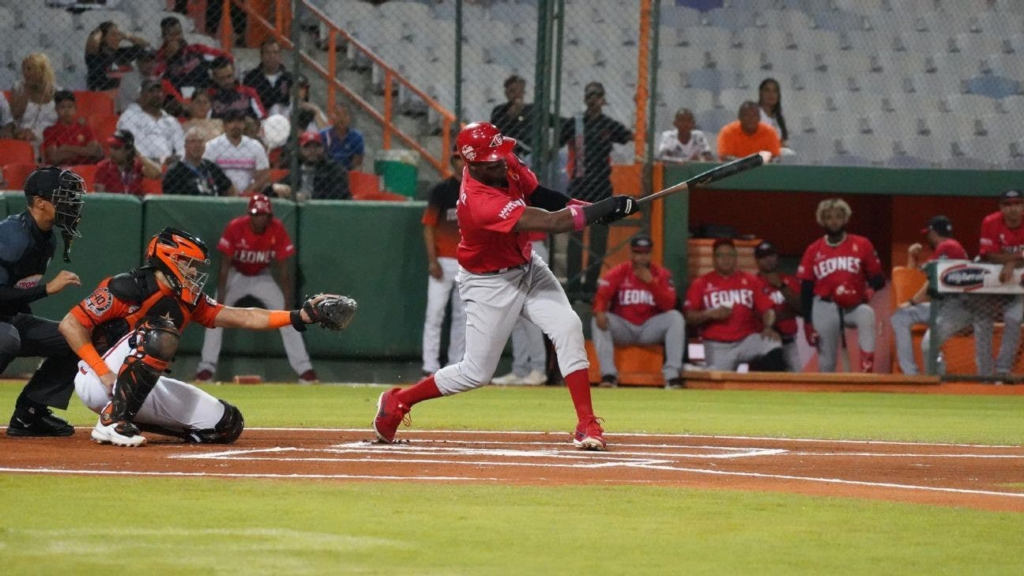 Los Leones del Escogido ganan su quinto juego consecutivo en el béisbol dominicano