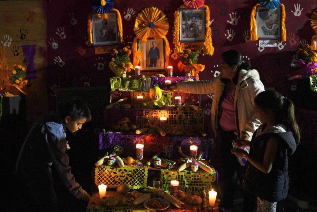 ¿Cómo son las ofrendas del Día de Muertos en México? ¿Cuándo y qué se debe poner y qué significa cada cosa?