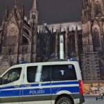 La policía refuerza la seguridad de la catedral de Colonia en Berlín ante el riesgo a un atentado