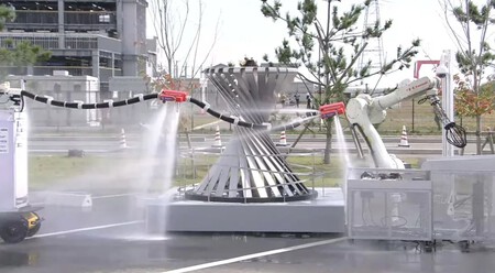 No lanza fuego, sino ráfagas de agua: así es el particular “bombero dragón” diseñado en Japón para combatir incendios