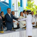 Abinader encabeza graduación de cadetes de la PN con 57 nuevos oficiales