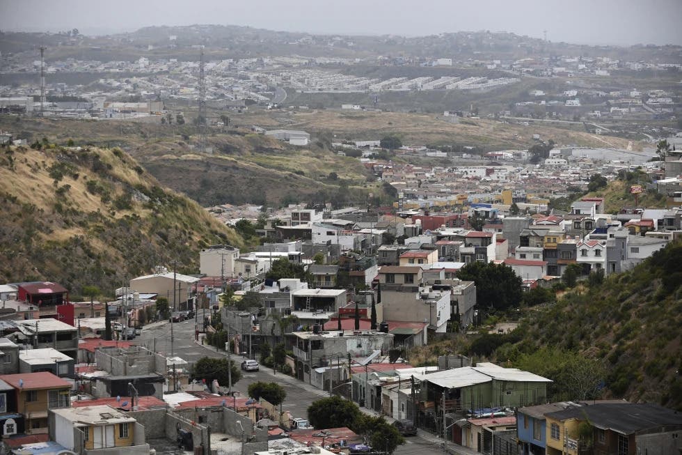 Narcos en México lanzan cacería contra policías que robaron cargamento de droga