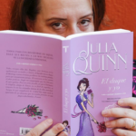 La escritora Julia Quinn compara la fascinación por la realeza con las princesas de Disney