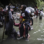 La selva entre Colombia y Panamá es ruta para migrantes de todo el mundo