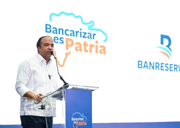 Banreservas respalda la inclusión financiera con Bancarizar es Patria